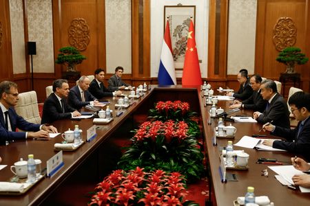 tagreuters.com2025binary_LYNXMPEL4L0AJ-VIEWIMAGE