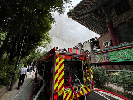 tagreuters.com2025binary_LYNXMPEL5903J-VIEWIMAGE