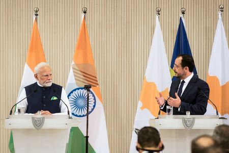 tagreuters.com2025binary_LYNXMPEL5F0CV-VIEWIMAGE