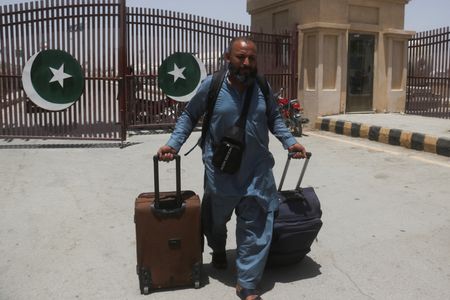 tagreuters.com2025binary_LYNXMPEL5I0IV-VIEWIMAGE