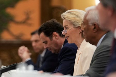 tagreuters.com2025binary_LYNXMPEL6N0N0-VIEWIMAGE