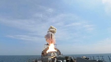 tagreuters.com2025binary_LYNXMPEL7K0C9-VIEWIMAGE