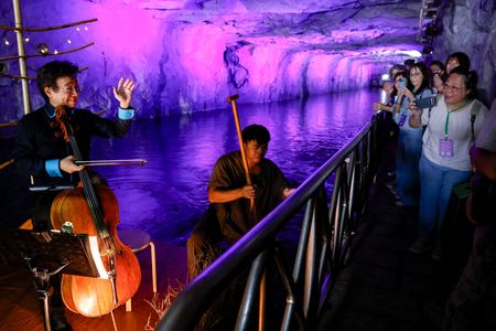 tagreuters.com2025binary_LYNXMPEL9L01L-VIEWIMAGE