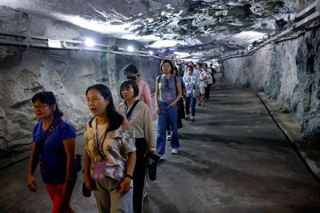 tagreuters.com2025binary_LYNXMPEL9L01O-VIEWIMAGE