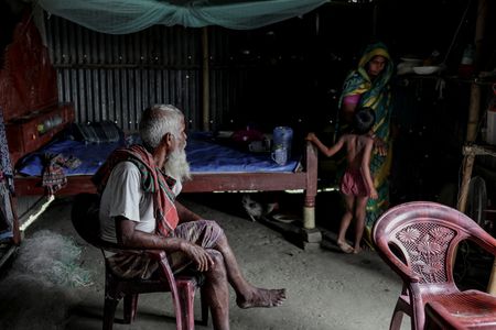 tagreuters.com2025binary_LYNXMPELA901Y-VIEWIMAGE