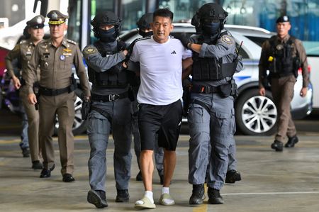 tagreuters.com2025binary_LYNXMPELAB0DC-VIEWIMAGE