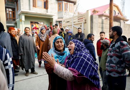 tagreuters.com2025binary_LYNXMPELAE035-VIEWIMAGE