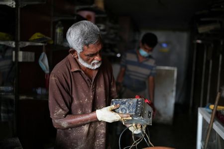 tagreuters.com2025binary_LYNXMPELB10YB-VIEWIMAGE