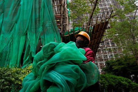 tagreuters.com2025binary_LYNXMPELB3055-VIEWIMAGE