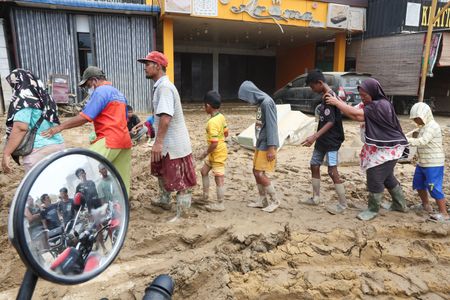 tagreuters.com2025binary_LYNXMPELB40GU-VIEWIMAGE