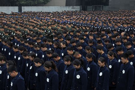 tagreuters.com2025binary_LYNXMPELBC026-VIEWIMAGE