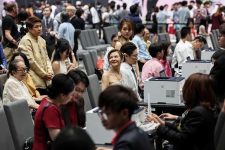 tagreuters.com2025binary_LYNXNPEL0M04R-VIEWIMAGE