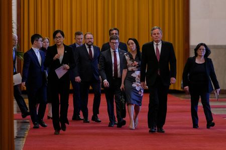 tagreuters.com2025binary_LYNXNPEL2M039-VIEWIMAGE