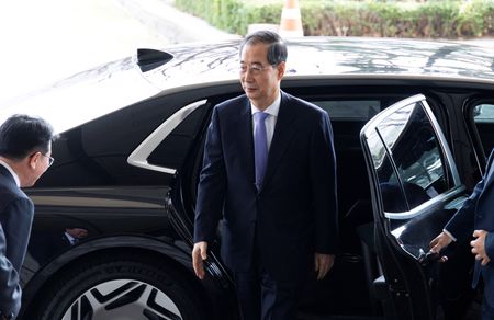 tagreuters.com2025binary_LYNXNPEL2N02U-VIEWIMAGE