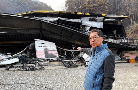 tagreuters.com2025binary_LYNXNPEL2N0K3-VIEWIMAGE