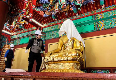 tagreuters.com2025binary_LYNXNPEL2O0BK-VIEWIMAGE