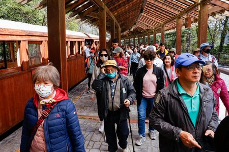 tagreuters.com2025binary_LYNXNPEL2Q01A-VIEWIMAGE