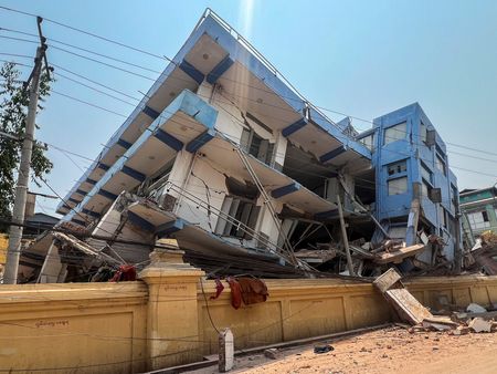 tagreuters.com2025binary_LYNXNPEL2T03F-VIEWIMAGE