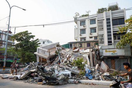 tagreuters.com2025binary_LYNXNPEL2T03H-VIEWIMAGE