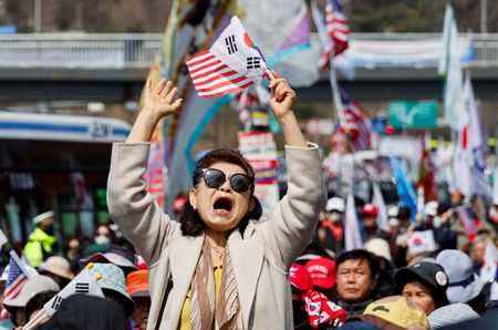 tagreuters.com2025binary_LYNXNPEL3303O-VIEWIMAGE