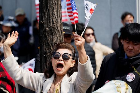 tagreuters.com2025binary_LYNXNPEL3303R-VIEWIMAGE