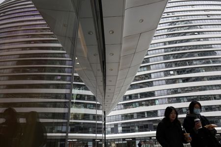 tagreuters.com2025binary_LYNXNPEL3716C-VIEWIMAGE