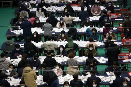 tagreuters.com2025binary_LYNXNPEL520JA-VIEWIMAGE