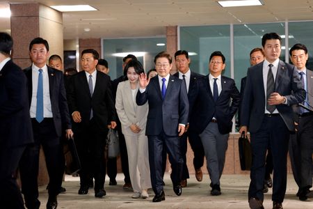 tagreuters.com2025binary_LYNXNPEL520S3-VIEWIMAGE