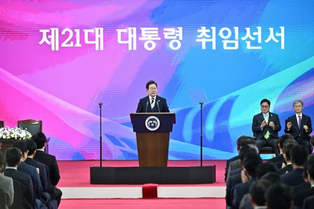 tagreuters.com2025binary_LYNXNPEL5302O-VIEWIMAGE