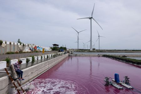 tagreuters.com2025binary_LYNXNPEL53035-VIEWIMAGE