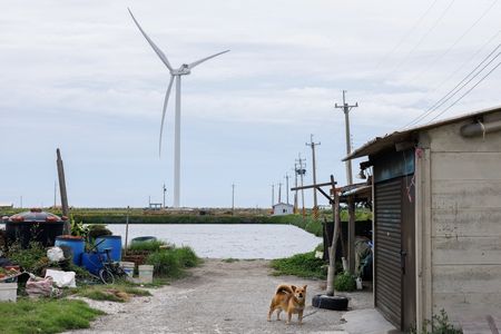 tagreuters.com2025binary_LYNXNPEL53037-VIEWIMAGE