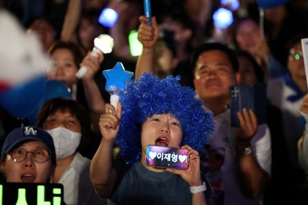 tagreuters.com2025binary_LYNXNPEL5307C-VIEWIMAGE