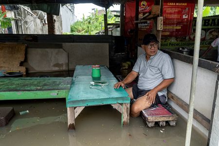 tagreuters.com2025binary_LYNXNPEL8A078-VIEWIMAGE