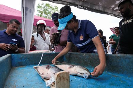 tagreuters.com2025binary_LYNXNPEL8L078-VIEWIMAGE