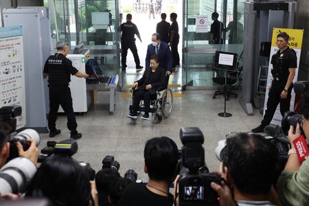 tagreuters.com2025binary_LYNXNPEL8L0Y1-VIEWIMAGE