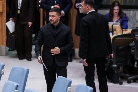 tagreuters.com2025binary_LYNXNPEL8N05F-VIEWIMAGE