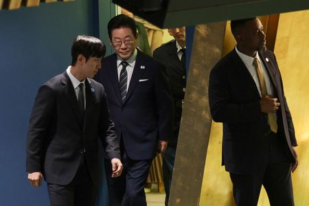 tagreuters.com2025binary_LYNXNPEL8N070-VIEWIMAGE