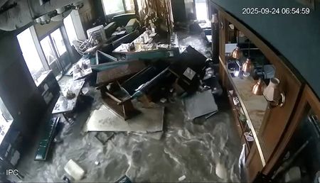 tagreuters.com2025binary_LYNXNPEL8O0E0-VIEWIMAGE