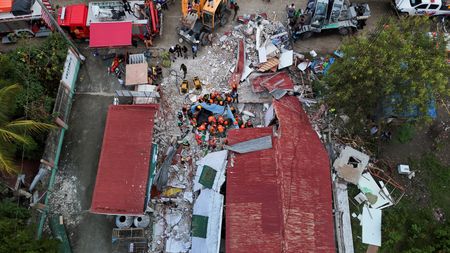 tagreuters.com2025binary_LYNXNPEL9100P-VIEWIMAGE