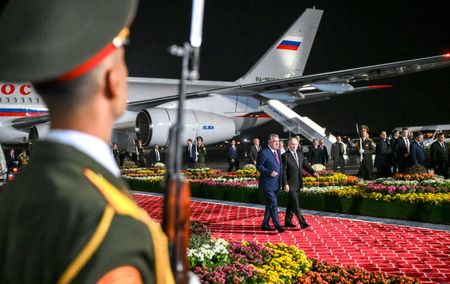 tagreuters.com2025binary_LYNXNPEL980SZ-VIEWIMAGE