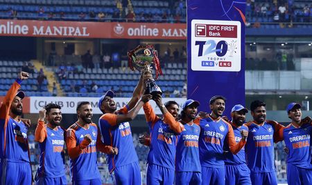 tagreuters.com2025binary_LYNXMPEL580FY-VIEWIMAGE