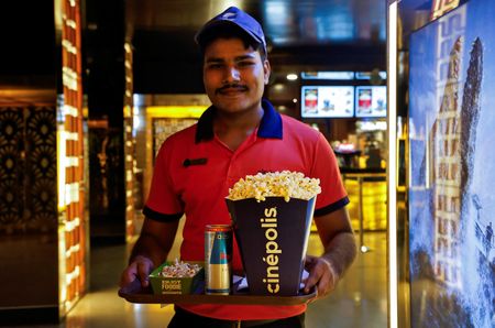 tagreuters.com2025binary_LYNXMPEL6F048-VIEWIMAGE