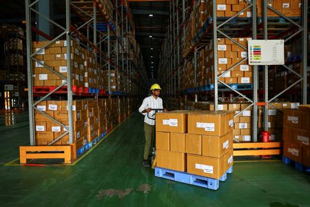 tagreuters.com2025binary_LYNXMPELAL044-VIEWIMAGE