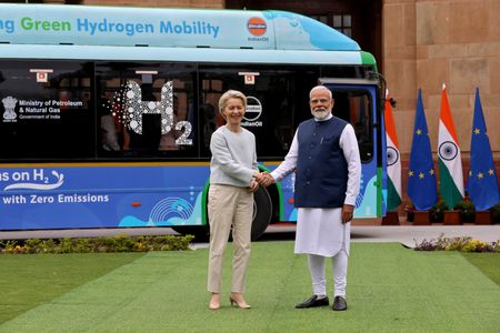 tagreuters.com2025binary_LYNXNPEL1R075-VIEWIMAGE