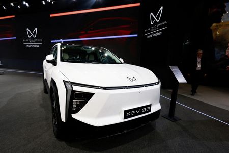 tagreuters.com2025binary_LYNXNPEL310J5-VIEWIMAGE