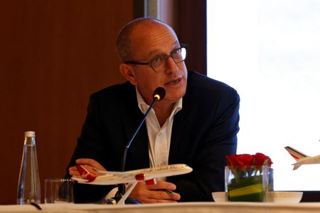 tagreuters.com2025binary_LYNXNPEL500GZ-VIEWIMAGE