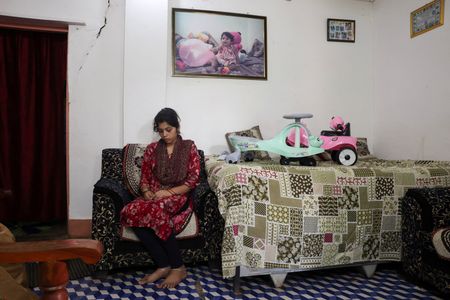 tagreuters.com2025binary_LYNXNPEL980HK-VIEWIMAGE