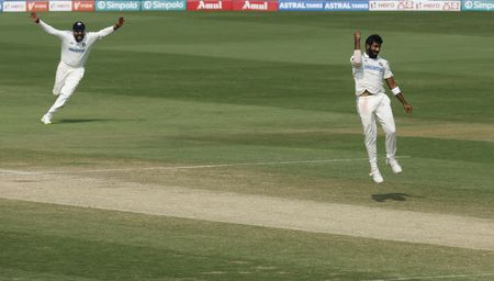 tagreuters.com2024binary_LYNXMPEK140AZ-VIEWIMAGE