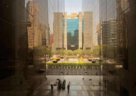 tagreuters.com2024binary_LYNXNPEK2L0CX-VIEWIMAGE