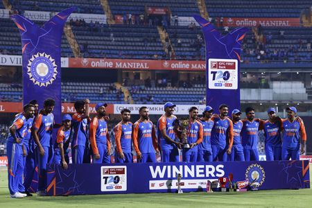 tagreuters.com2025binary_LYNXMPEL1203Y-VIEWIMAGE